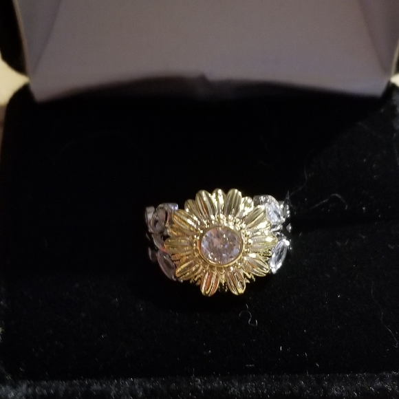 Sunflower Ring Exquisite Silver Crystal Sunflower Statement Ring - Picture 6 of 8